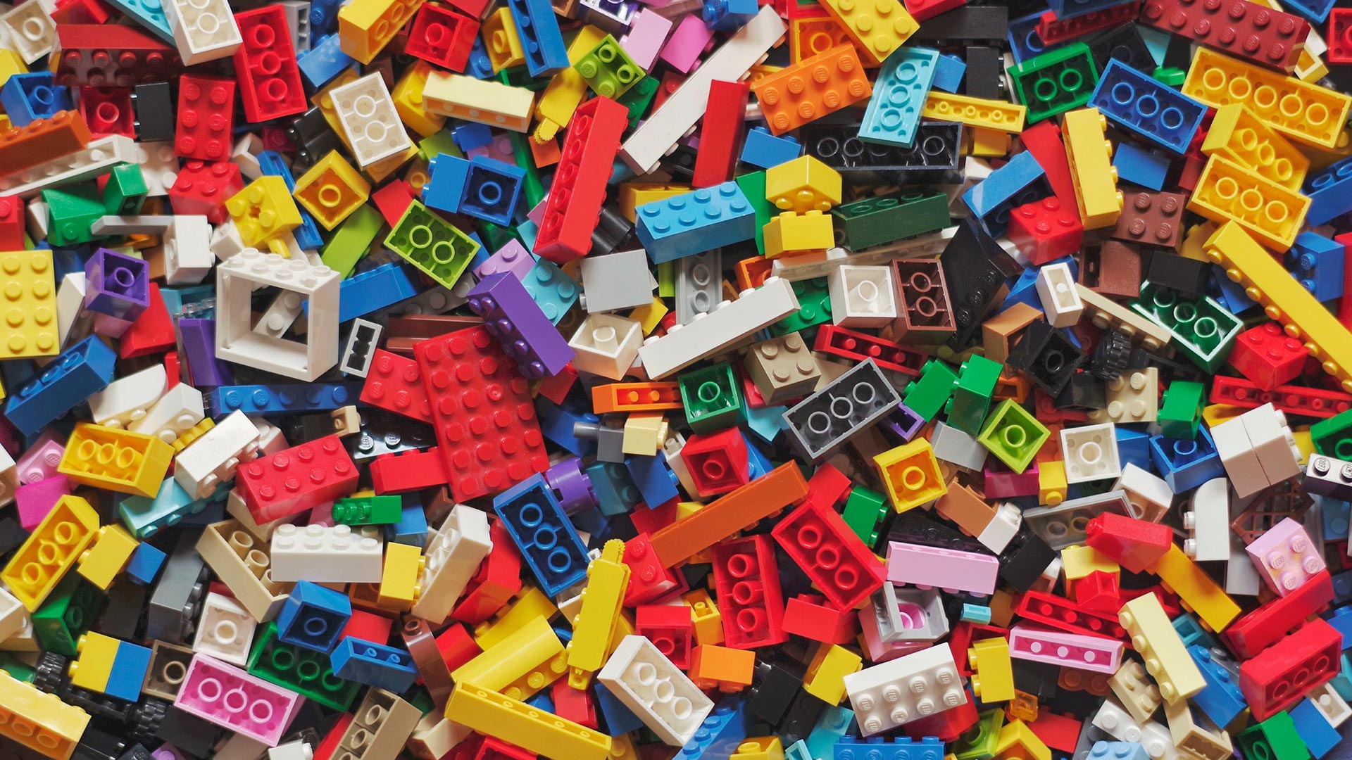 Pile of lego from a birds eye view